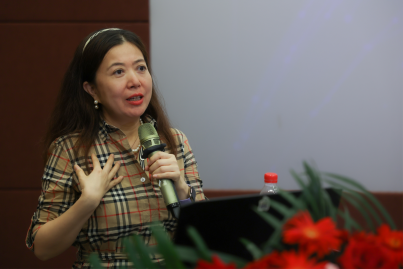 中国人民大学栾轶玫教授应邀到我校讲学