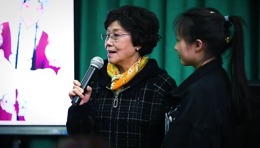 纪录片:“非遗进校园——豫剧名家面对面”